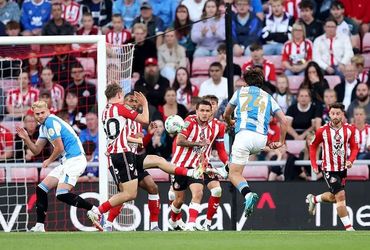 Sunderland vs Huddersfield Town (01:45 – 27/08)